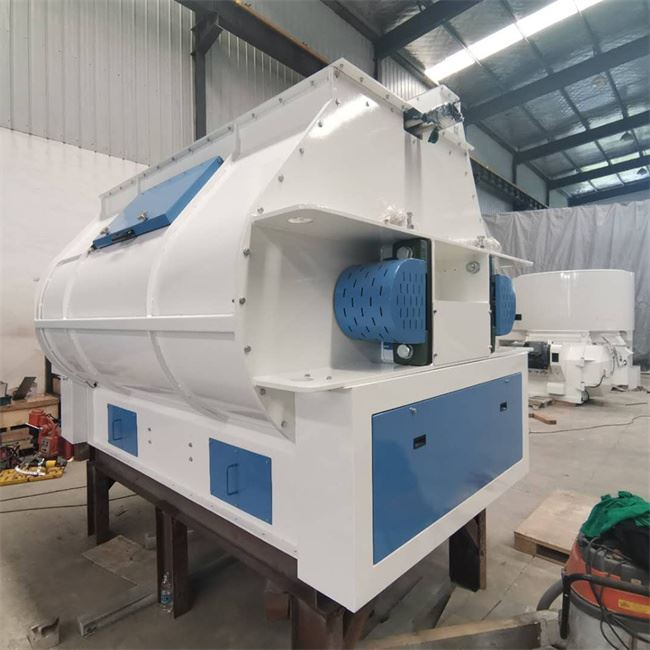 Máy xay trộn thức ăn chăn nuôi nằm ngang